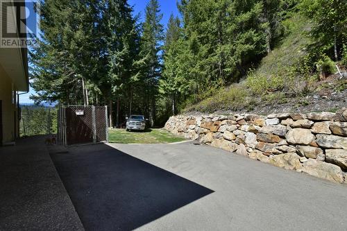 2592 Alpen Paradies Road Unit# #9, Blind Bay, BC - Outdoor