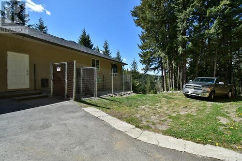 2592 Alpen Paradies Road Unit# #9, Blind Bay, BC - Outdoor