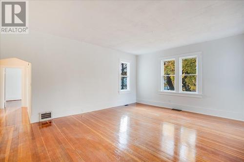 1004 Stanley Street, Nelson, BC - Indoor Photo Showing Other Room