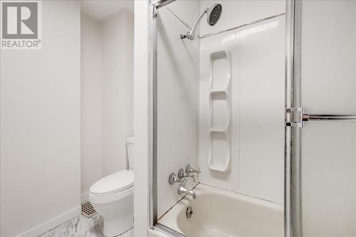 1004 Stanley Street, Nelson, BC - Indoor Photo Showing Bathroom