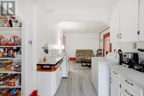 1004 Stanley Street, Nelson, BC - Indoor Photo Showing Laundry Room