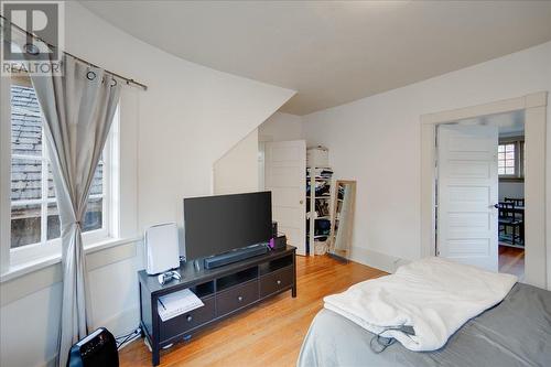 1004 Stanley Street, Nelson, BC - Indoor Photo Showing Bedroom