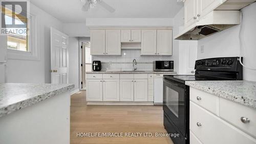 62 Sutherland Avenue, Brampton, ON - Indoor Photo Showing Kitchen