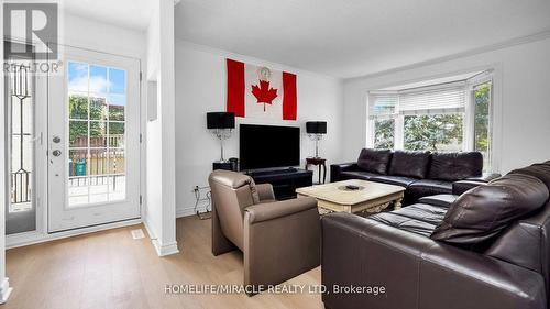 62 Sutherland Avenue, Brampton, ON - Indoor Photo Showing Living Room