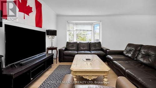 62 Sutherland Avenue, Brampton, ON - Indoor Photo Showing Living Room