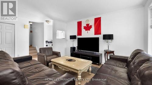 62 Sutherland Avenue, Brampton, ON - Indoor Photo Showing Living Room