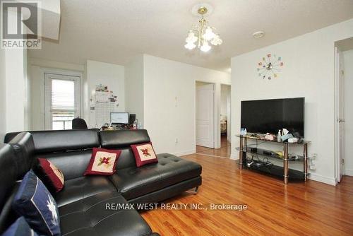 501 - 7405 Goreway Drive, Mississauga, ON - Indoor Photo Showing Living Room