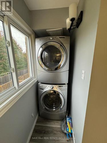 24 Main - 577 Third Street, London, ON - Indoor Photo Showing Laundry Room