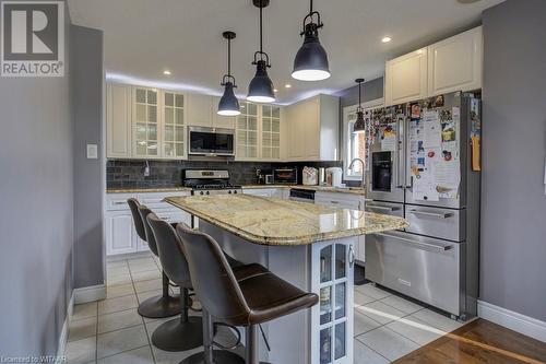 416 Lakeview Drive, Woodstock, ON - Indoor Photo Showing Kitchen With Upgraded Kitchen