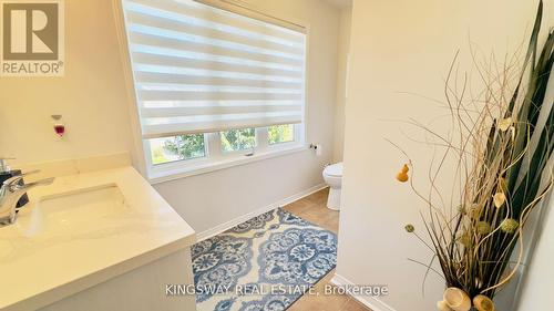 164 Gail Parks Crescent, Newmarket, ON - Indoor Photo Showing Bathroom