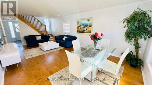 164 Gail Parks Crescent, Newmarket, ON - Indoor Photo Showing Dining Room