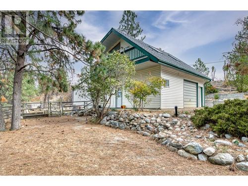 2084 Pinewinds Place, Okanagan Falls, BC - Outdoor