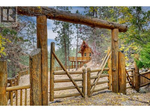 2084 Pinewinds Place, Okanagan Falls, BC - Outdoor