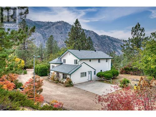 2084 Pinewinds Place, Okanagan Falls, BC - Outdoor