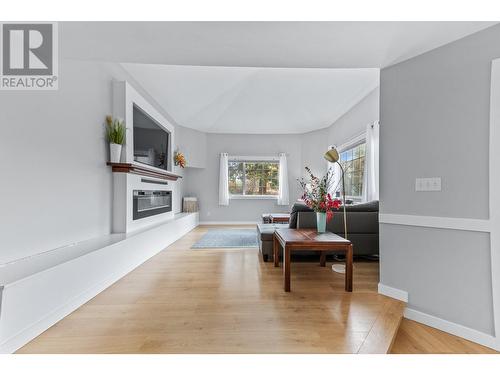 2084 Pinewinds Place, Okanagan Falls, BC - Indoor Photo Showing Living Room With Fireplace