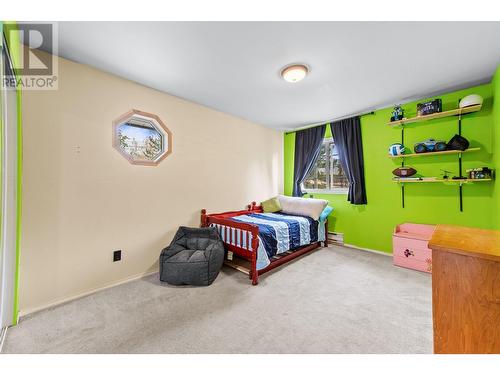 2084 Pinewinds Place, Okanagan Falls, BC - Indoor Photo Showing Bedroom