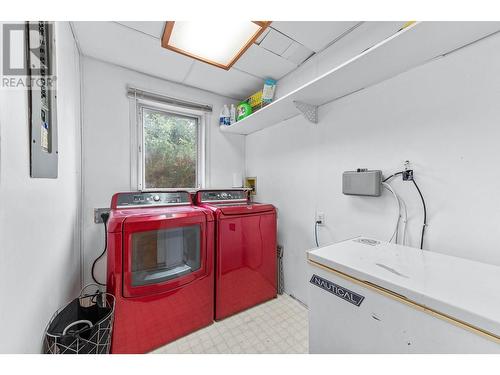 2084 Pinewinds Place, Okanagan Falls, BC - Indoor Photo Showing Laundry Room