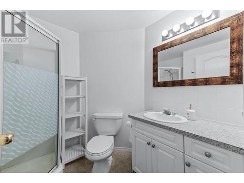 2084 Pinewinds Place, Okanagan Falls, BC - Indoor Photo Showing Bathroom