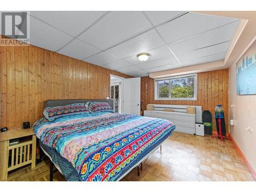 2084 Pinewinds Place, Okanagan Falls, BC - Indoor Photo Showing Bedroom