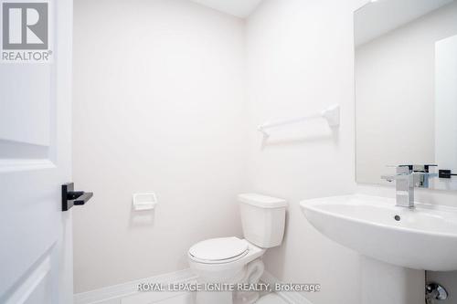 16 - 220 Dissette Street, Bradford West Gwillimbury, ON - Indoor Photo Showing Bathroom