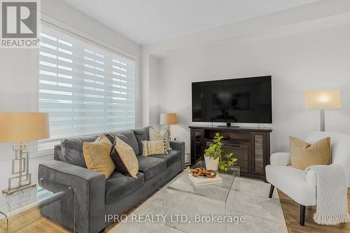 57 Martin Trail, New Tecumseth, ON - Indoor Photo Showing Living Room