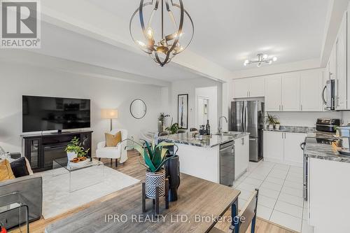 57 Martin Trail, New Tecumseth, ON - Indoor Photo Showing Kitchen With Stainless Steel Kitchen