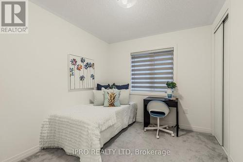 57 Martin Trail, New Tecumseth, ON - Indoor Photo Showing Bedroom