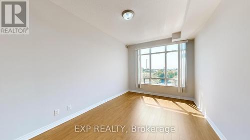 307 - 11121 Yonge Street, Richmond Hill, ON - Indoor Photo Showing Other Room