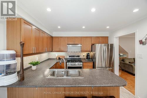 18 Mainland Crescent, Vaughan, ON - Indoor Photo Showing Kitchen With Double Sink