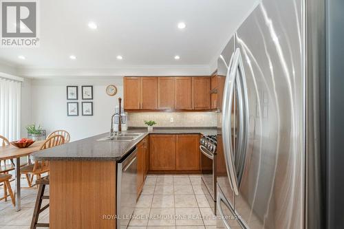 18 Mainland Crescent, Vaughan, ON - Indoor Photo Showing Kitchen With Double Sink