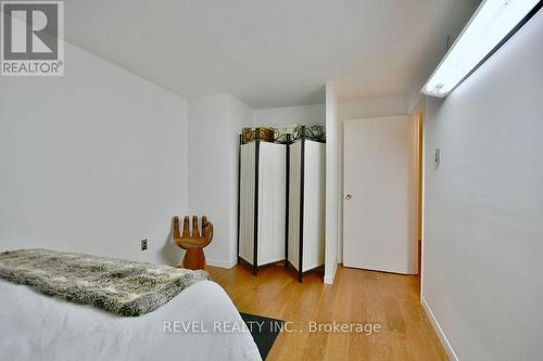 35 Shaw Crescent, Barrie, ON - Indoor Photo Showing Bedroom