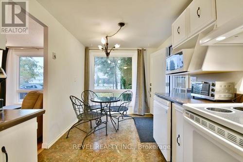 35 Shaw Crescent, Barrie, ON - Indoor Photo Showing Kitchen