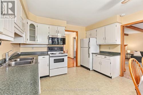 54 Townley Street, Clearview, ON - Indoor Photo Showing Kitchen With Double Sink