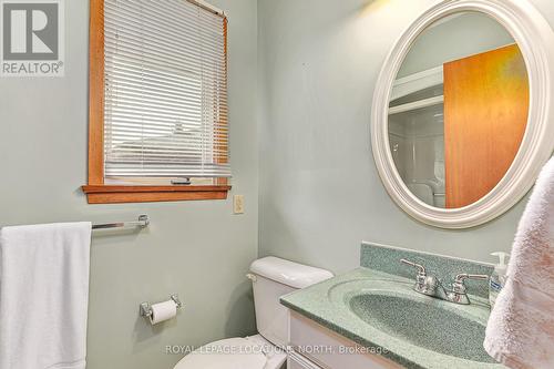 54 Townley Street, Clearview, ON - Indoor Photo Showing Bathroom