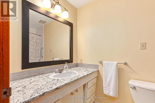 54 Townley Street, Clearview, ON - Indoor Photo Showing Bathroom