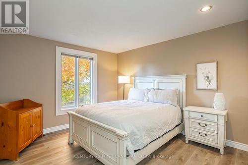 915 Dalhousie Drive, London, ON - Indoor Photo Showing Bedroom