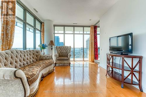 3704 - 33 Charles Street E, Toronto, ON - Indoor Photo Showing Living Room