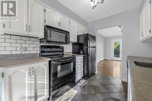 93D Newtown Road, St. John'S, NL - Indoor Photo Showing Kitchen