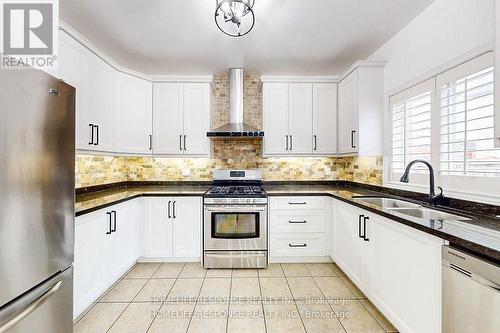 1040 Eager Road, Milton, ON - Indoor Photo Showing Kitchen With Double Sink