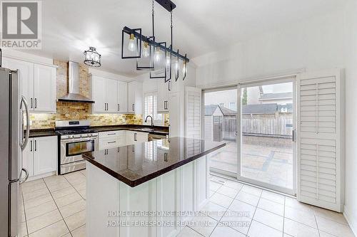 1040 Eager Road, Milton, ON - Indoor Photo Showing Kitchen With Upgraded Kitchen