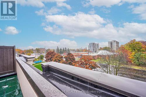 Th11 - 4015 Hickory Drive, Mississauga, ON - Outdoor With View