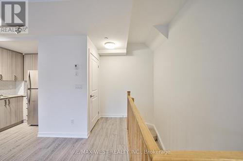 Th11 - 4015 Hickory Drive, Mississauga, ON - Indoor