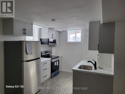 Bsmt - 151 Darren Avenue, Whitby, ON - Indoor Photo Showing Kitchen