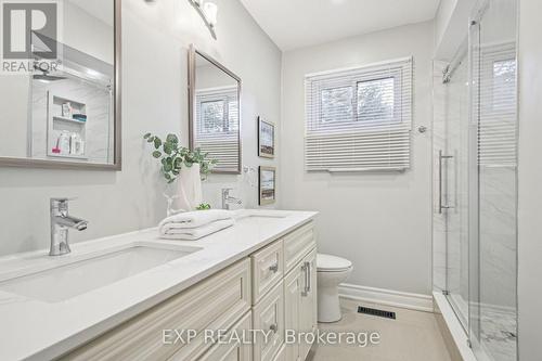 22 Amberwood Square, Brampton, ON - Indoor Photo Showing Bathroom