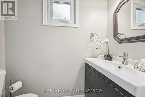 22 Amberwood Square, Brampton, ON - Indoor Photo Showing Bathroom