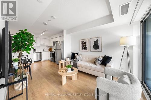 1501 - 1255 Bayly Street, Pickering, ON - Indoor Photo Showing Living Room