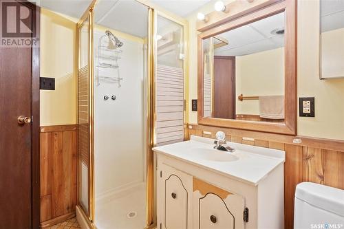 417 H Avenue N, Saskatoon, SK - Indoor Photo Showing Bathroom