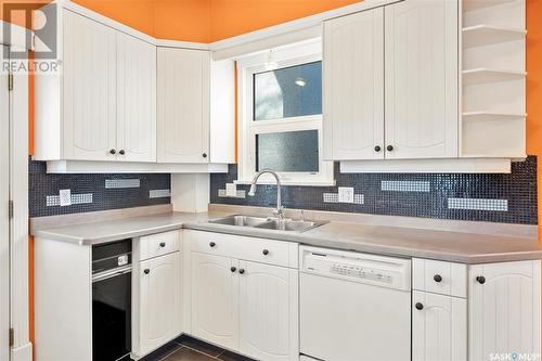 417 H Avenue N, Saskatoon, SK - Indoor Photo Showing Kitchen With Double Sink