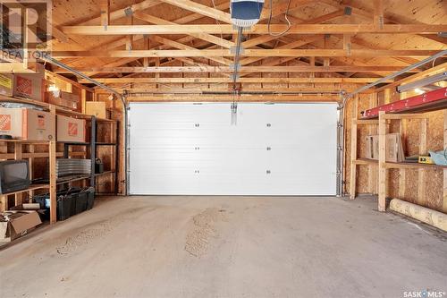 417 H Avenue N, Saskatoon, SK - Indoor Photo Showing Garage