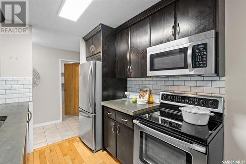 304 130 Edinburgh Place, Saskatoon, SK - Indoor Photo Showing Kitchen With Stainless Steel Kitchen